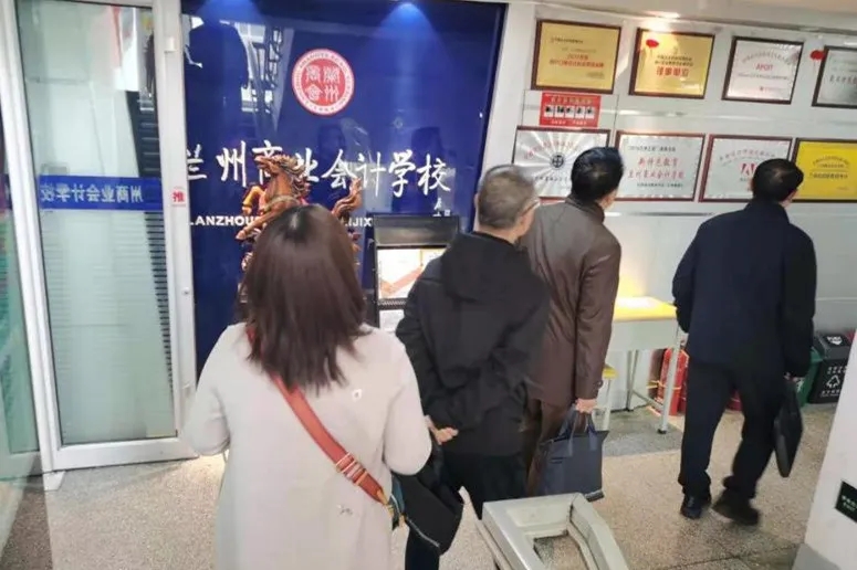 640.webp (10).jpg 640.webp (10).jpg